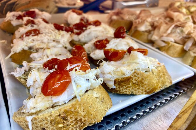 Tasty Street Food Tour of Venice City Center with Cicchetti & Local Specialties - Rialto as your warm-up: starting where Venice eats