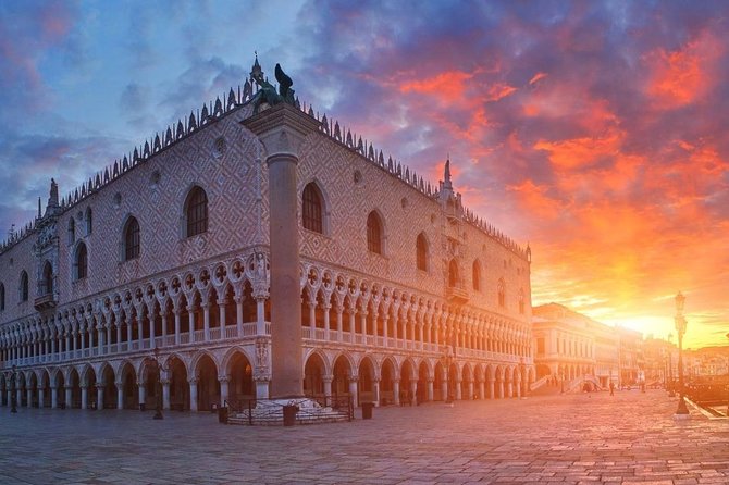The Heart of Venice: Discover the City on Foot. - Meeting point: start on Calle larga de l’Ascension