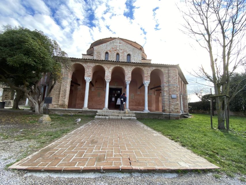 The islands of Venice. Torcello Burano Murano - Burano: colorful streets, fishing life, and lace craft