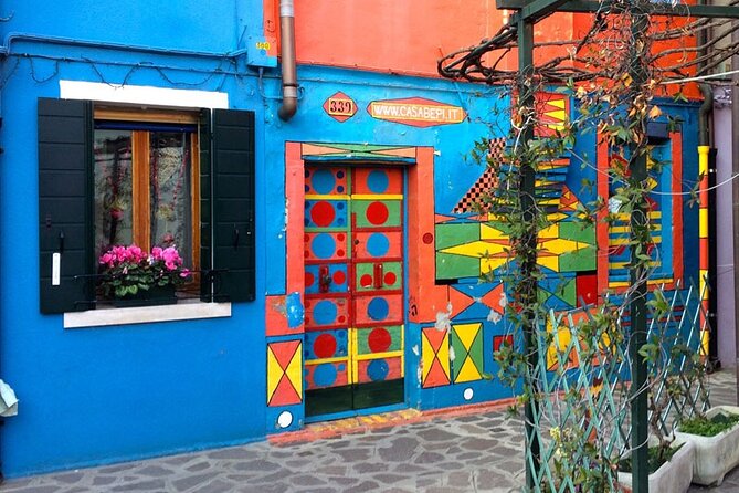 The Secret Corners of Burano - Lace in Action: How Burano Lace Making Fits Into Daily Life
