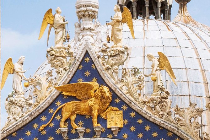 Tour of Venice in Doge's Palace and St Mark's Basilica - St. Mark’s Square walk: turning inside-view into Venice-view