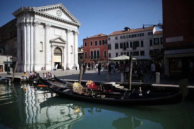 Tour on the Trails of Commissario Brunetti in Venice - Commissario Brunetti turns Venice into a story you can walk
