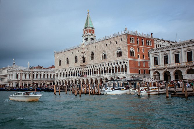 Treasures of Venice: Renaissance Era Private Tour - Renaissance corners beyond the big sights: Palazzo Grimani and Acqua Alta Bookshops