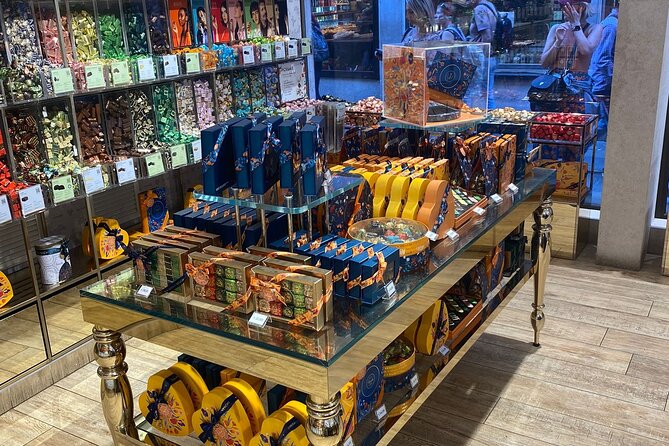 Venchi Rialto: Chocolate Tasting Experience in Venice - The finish line: 10% discount and a take-home gift