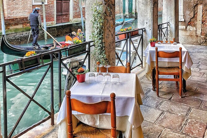 Venezia Walking Tour with Audio and Written Guide by a Local - Tech tips that make or break the experience