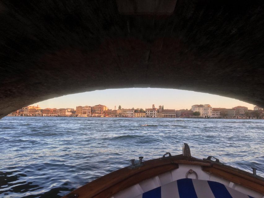 Venezia:Tour con aperitivo al tramonto - Why Venice’s lagoon sunset is a different kind of Venice