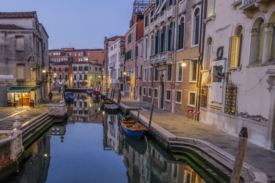 Venice: 2-Hour Private Photo Walk - Key highlights at a glance