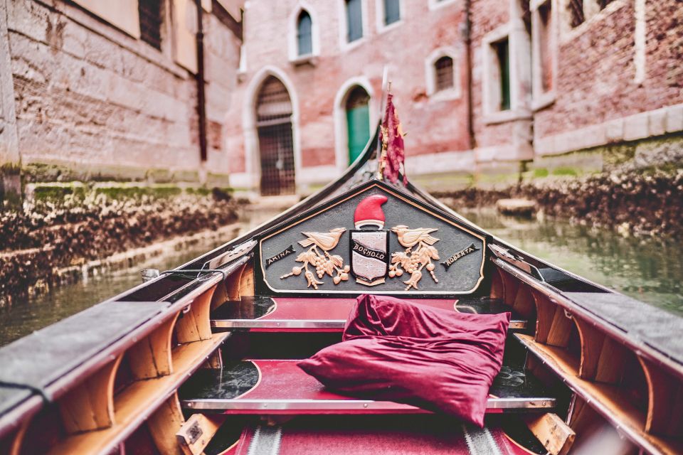 Venice: 30 min Gondola Ride on the Grand Canal with Guide - Key highlights you’ll care about