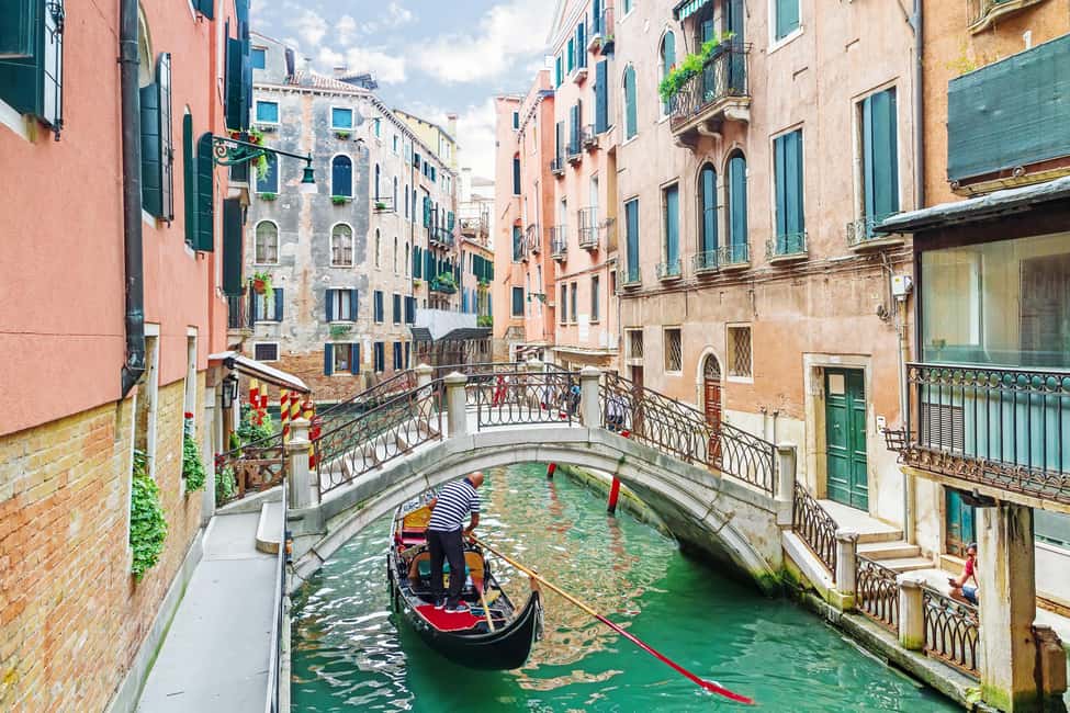 Venice: 30 minutes Enchanting Gondola Ride - The Canal Route: Small Waterways to Grand Canal Views