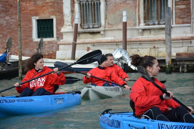 Venice: 60' Quick Kayak Tour with guide - Choose Your Kayak: Solo vs Double Without Stress