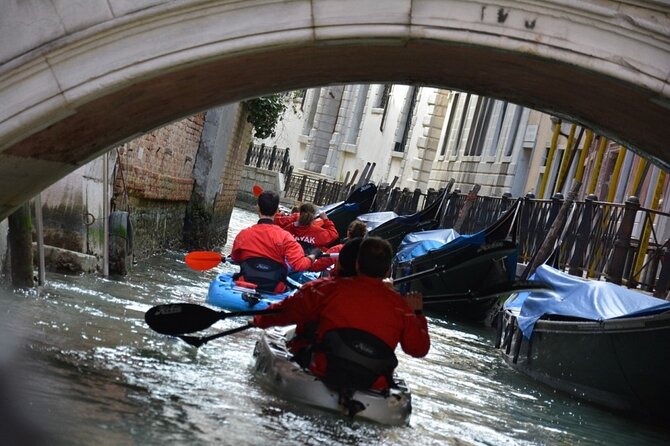Venice: 60' Quick Kayak Tour with guide - Bring a Change of Clothes: Expect Getting Wet