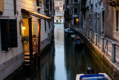 Venice at Sunset: Crimes, Legends and Mysteries - Campo San Silvestro: a quiet square that turns eerie fast