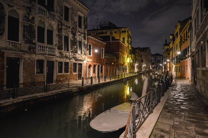 Venice at Sunset: Crimes, Legends and Mysteries - Corte Seconda del Milion and Campo de la Fava: the “hidden dealings” stretch