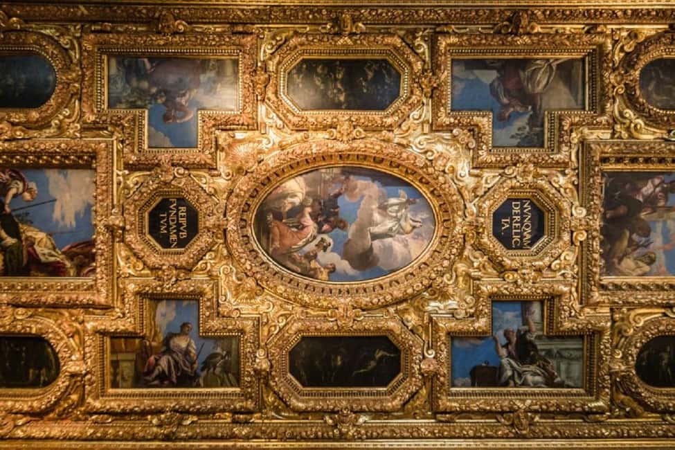 Venice: Basilica, Doge's Palace, Gondola and Lagoon Islands - Where the tour really starts: St. Mark’s Square orientation