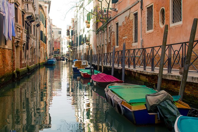 Venice Boat Tour on Grand Canal with Local Guide - The big sights you’ll spot from the water (and why they look different)