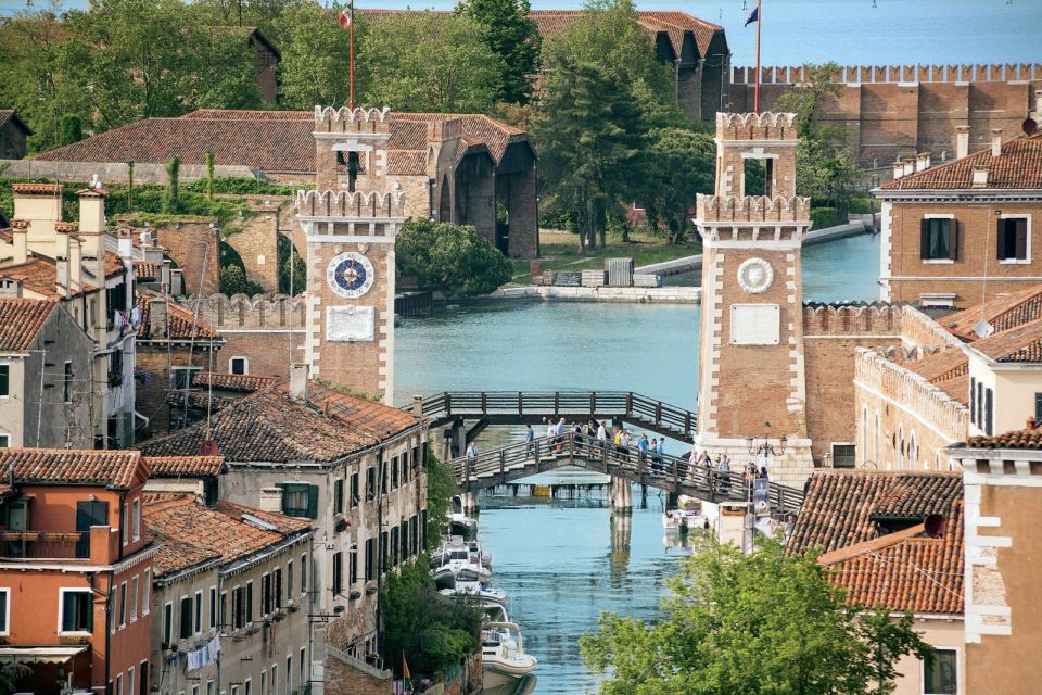 Venice: Castello District Private Walking Tour - Riva degli Schiavoni to the Arsenale area: waterfront Venice with a jobsite mindset