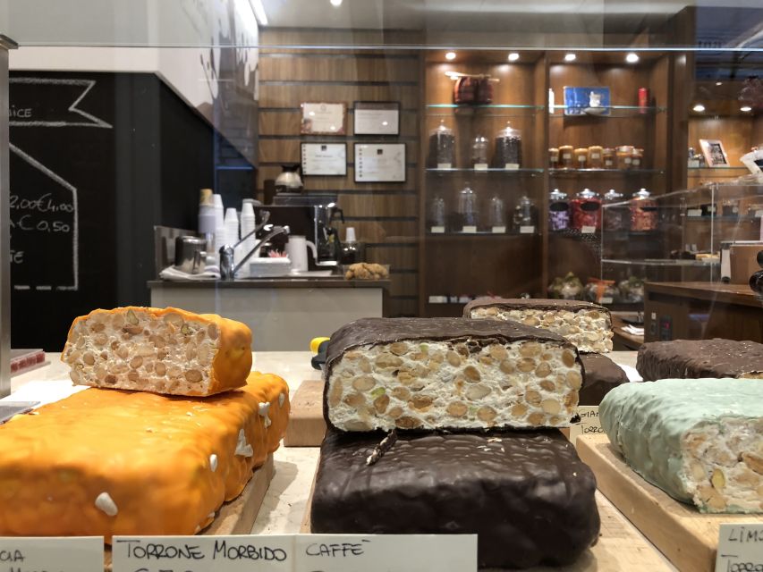 Venice: Chocolate Tasting Experience - Walking into a famous Venetian chocolate shop setting