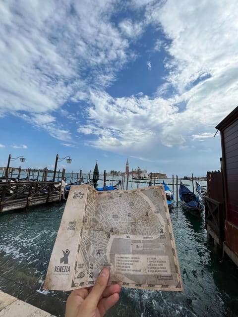 Venice City Escape: "Hunting for L'Omo dal Capelon" - How the self-guided smartphone chat actually guides you