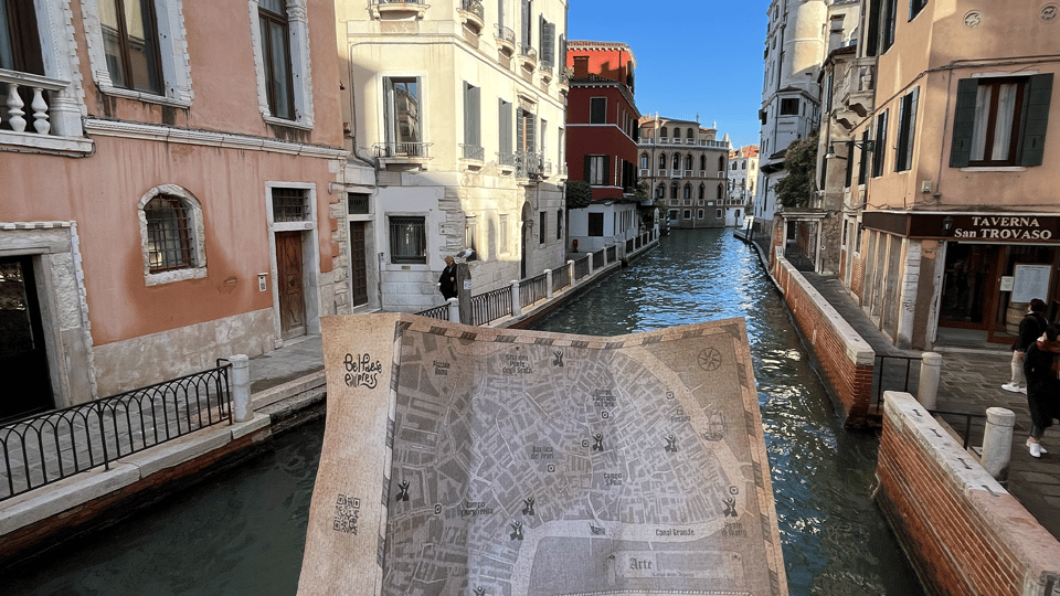 Venice City Escape: "The beggar and the cloak" - The cloak plot: why this mystery makes you look harder
