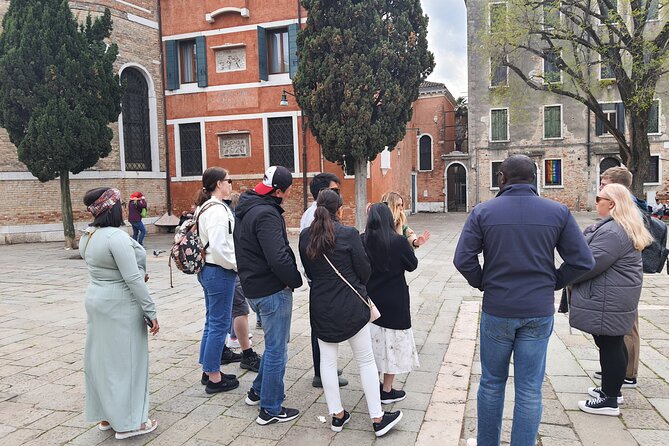 Venice City Highlights Small Group Tour with a local guide - Campo San Pantalon: starting where locals actually begin