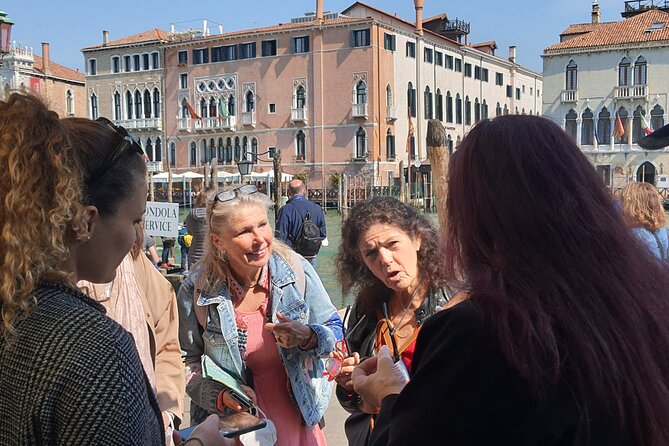 Venice City Highlights Small Group Tour with a local guide - Rialto District stroll: the trading center lesson you’ll actually use