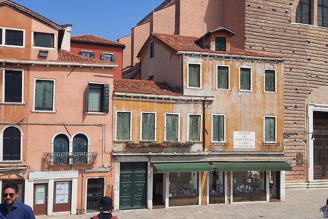 Venice City Highlights Small Group Tour with a local guide - The confraternity-to-art building stop: why it’s more than a pretty facade
