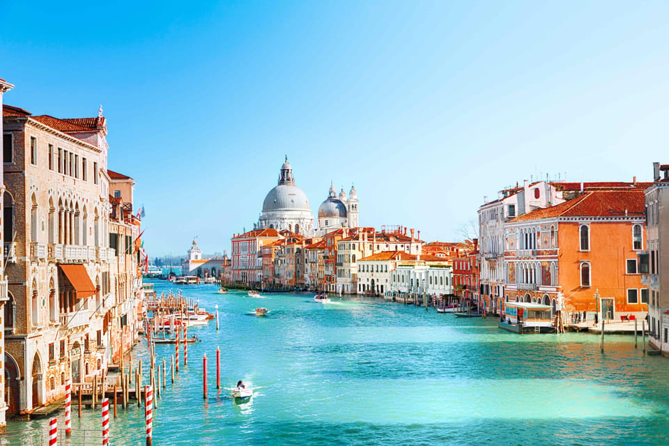 Venice City Walking Tour with an APP - Rialto Bridge and Mercato di Rialto: the “food and life” Venice stop