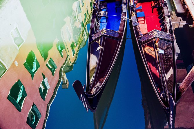 Venice: Classic 30-Minute Gondola Ride Through the Canals - Who this gondola ride is best for