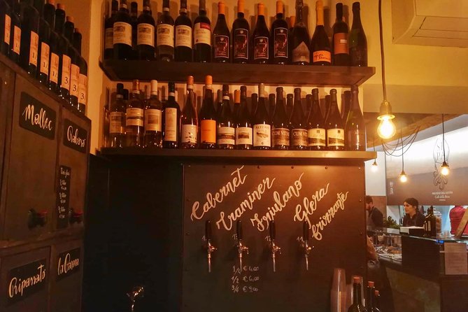 Venice Dinner Food Tour around Jewish Ghetto & Cannaregio Quarter - Stop 1: Cannaregio stroll, canals, and your appetite warm-up