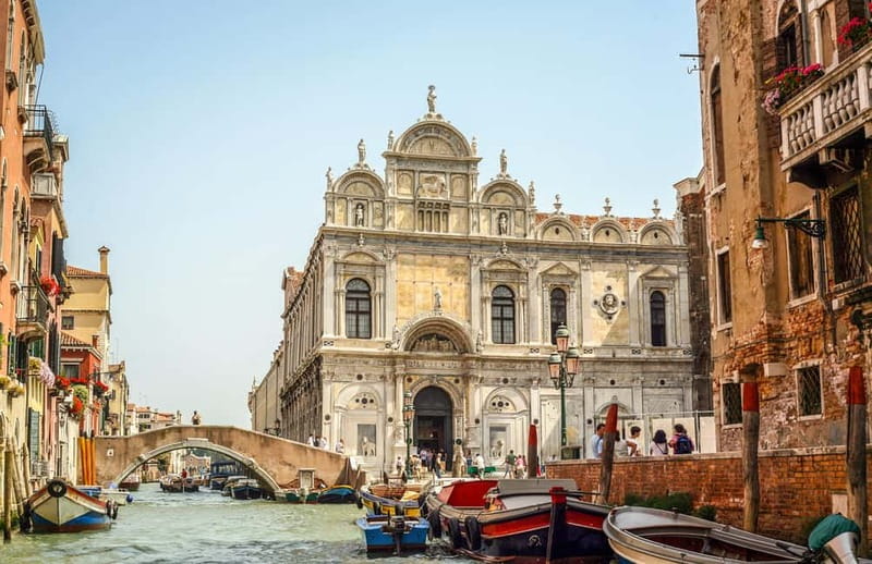 Venice : Discover Venice On Hidden Gems Guided Walking Tour - The Mercerie Walk: A Shortcut Through Venice’s Shopping Spine