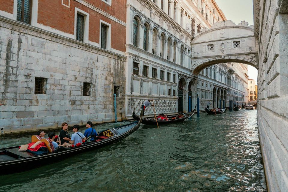 Venice: Doge's Palace and Basilica Tour with Gondola Ride - Entering St. Mark’s Basilica: the Byzantine wow factor
