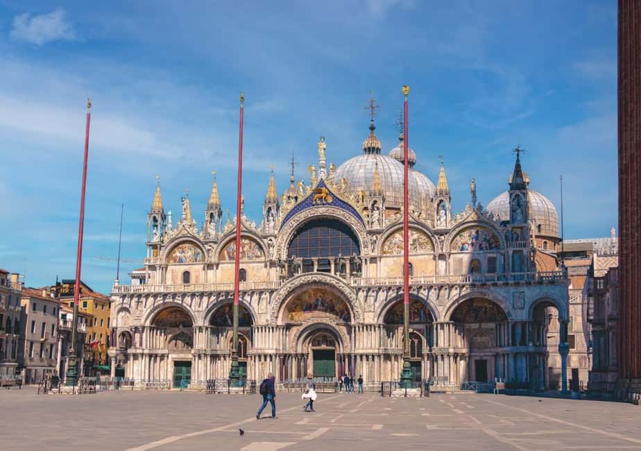 Venice: Doge's Palace and St Mark's Tour with Gondola Ride - Half-day flow versus full-day Murano and Burano upgrade