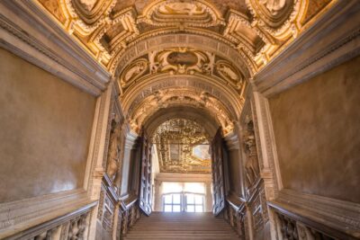Venice: Doge's Palace, Bridge of Sighs & Prisons Guided Tour - Entering Doge’s Palace: Golden Staircases, Power Rooms, and Big Art