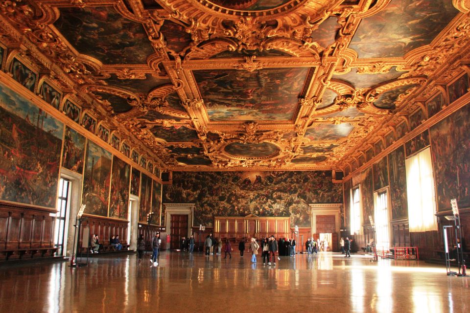 Venice: Doge's Palace & Bridge of Sighs Small Group Tour - Doge’s Palace exterior to Golden Staircase: the 2-hour flow