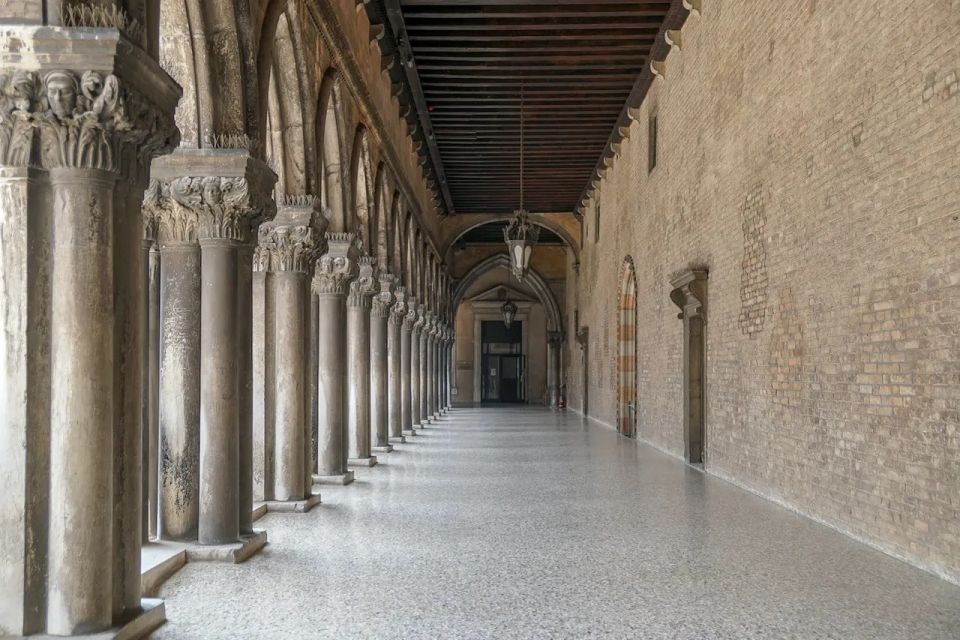 Venice: Doge's Palace & Bridge of Sighs Small Group Tour - Bridge of Sighs and the New Prisons: walking from power to cells