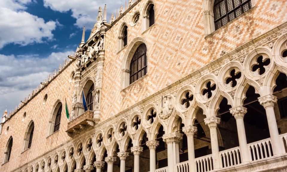 Venice: Doge's Palace & Bridge of Sighs Small Group Tour - Start smart at Colonne di San Marco and San Todaro