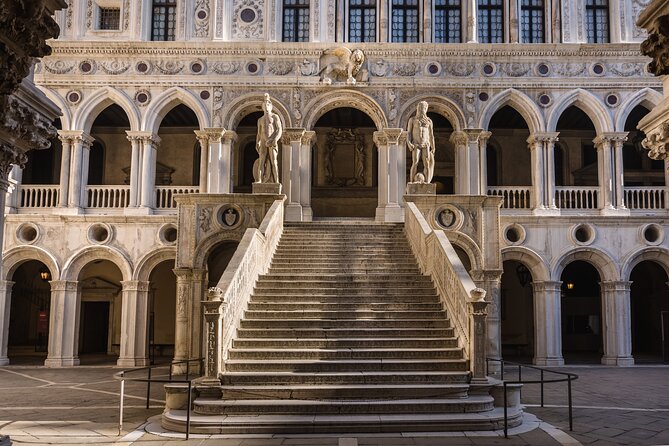 Venice Doge's Palace Guided Tour & SECRET ITINERARIES Option - Piazza San Marco stop: the quick setup that makes the palace make sense