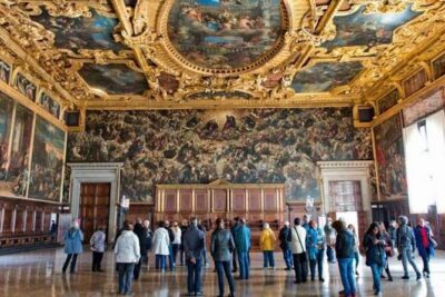 Venice: Doge's Palace Guided Tour With Tickets & Optional Gondola - The Doge’s Palace Experience: Politics Meets Art in Gothic Stone