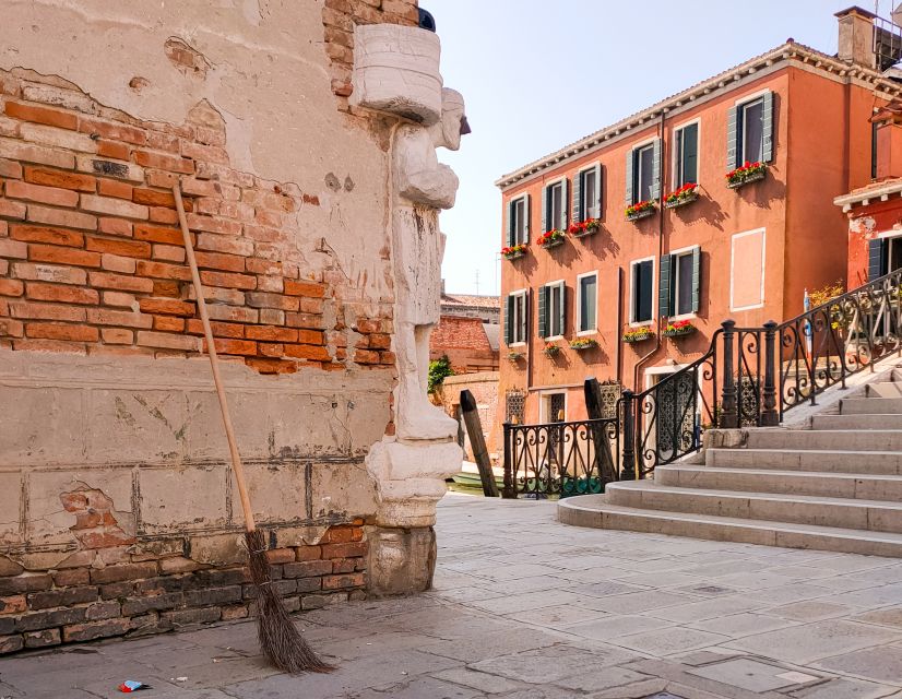 Venice: Ghetto Highlights and Cannaregio Walking Tour - Jewish Ghetto, Venice: How the Streets Carry the Past