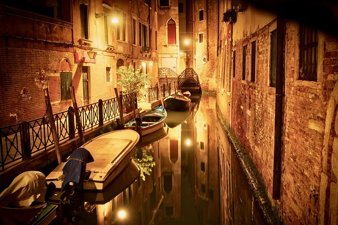 Venice Ghost & Legends Walking City Tour - Headsets, pace, and English narration: the practical stuff that can make or break it