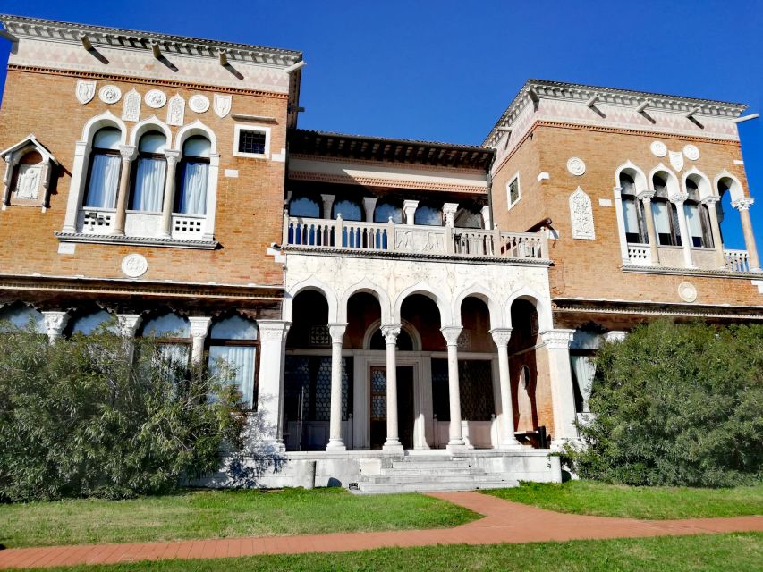 Venice: Giudecca Island Discover Walking Tour - The lagoon-facing side: gardens, galleries, and quiet streets