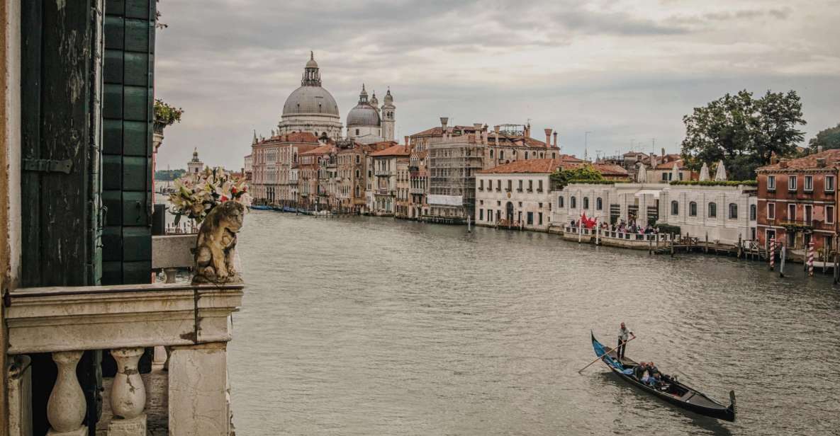 Venice: Gondola Ride and a Gala Dinner in a Venetian Palace - Where the evening begins: Museo Dell’Accademia to your gondola