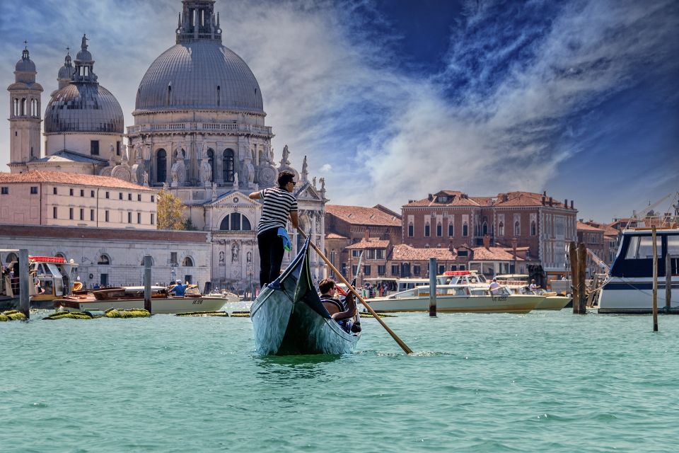 Venice: Grand Canal by Gondola with Live Commentary - La Fenice to the Grand Canal: Venice’s big sights from a small boat