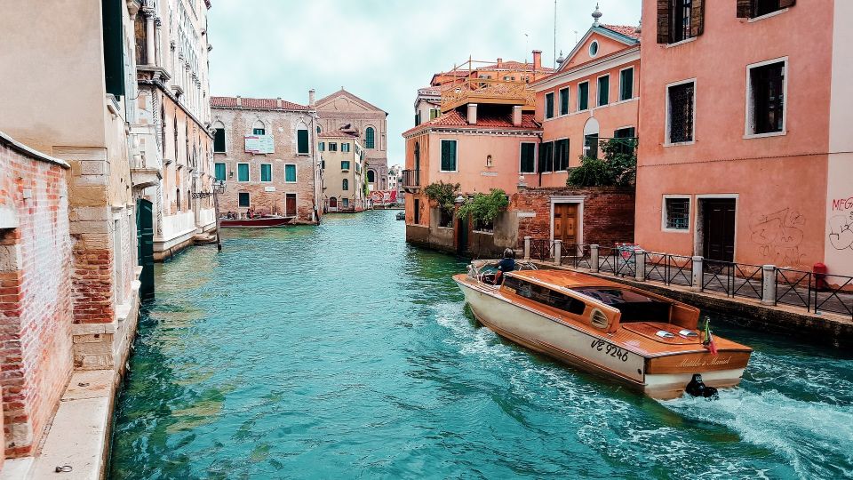 Venice: Guided Walking Tour with skip-the-line tickets - Meeting Point Near St. Mark’s Square: Calle Larga de l’Ascension