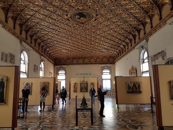 Venice Hidden Gems and Secrets Tour with a Local in Small Group - Quick hits you’ll care about