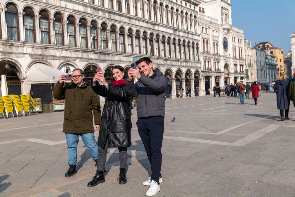 Venice: Hidden Spots Guided Photography Tour - What to bring and wear for a 2-hour Venice photo walk