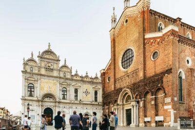 Venice: Highlights and Hidden Gems Night Walking Tour - The Atmosphere After Sunset: Calle Lights and Canal Reflections