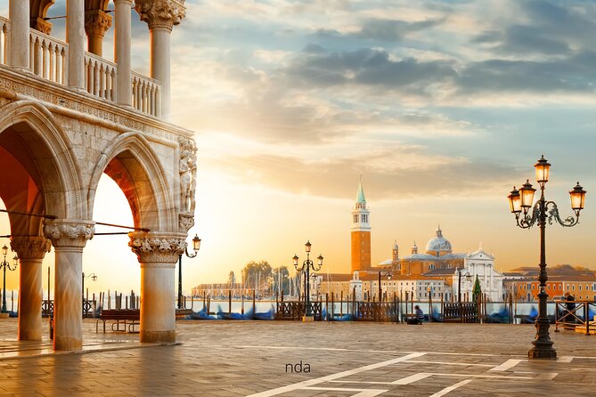 Venice Highlights Self Guided Scavenger Hunt and Walking Tour - The vibe: a Venice walk where your phone is the guide
