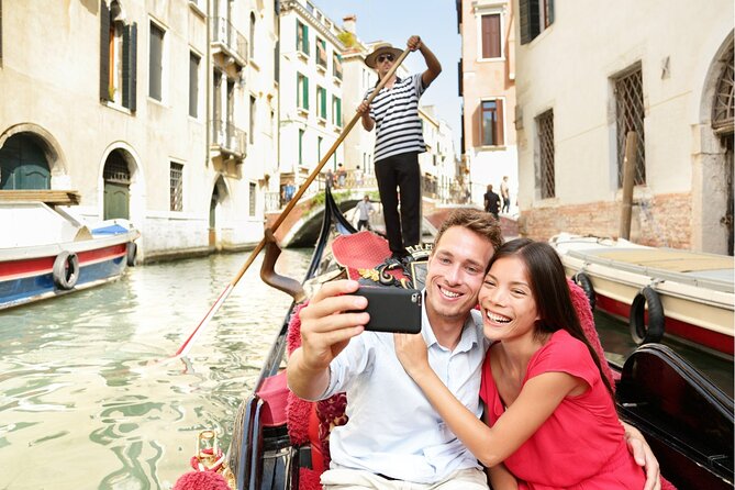 Venice Highlights with Local: Private Walking Tour & Gondola Ride - A Private Venice Route That Keeps You From Getting Lost