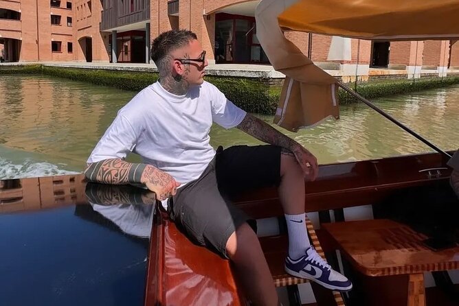 Venice Lagoon Tour with Historic Venetian Boat - Private lagoon boat time, without the gondola stress